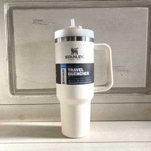 NWT Stanley 40 oz. Adventure Quencher - Cream